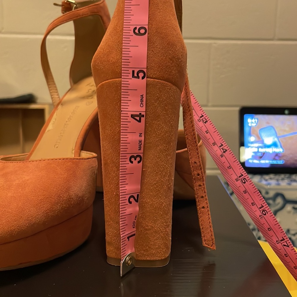 Banana Republic suede block heels, used 2x, Excellent used condition🤩😍❣️👡💃🏻 - Picture 9 of 10
